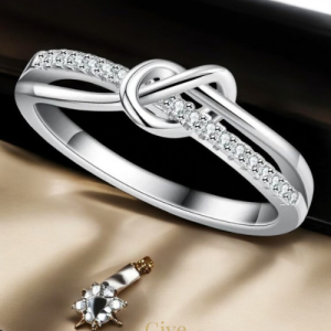 Infinity ring van zilver met pave van moissenite