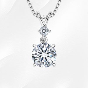 zilveren hanger met moissanite steen